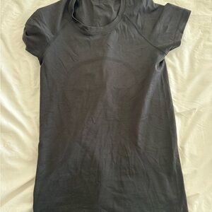 lululemon athletica Black Short Sleeve Tee